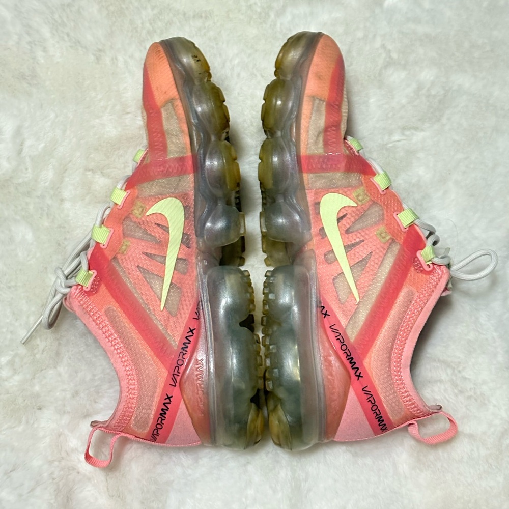 Nike Pink and Coral Vapormax